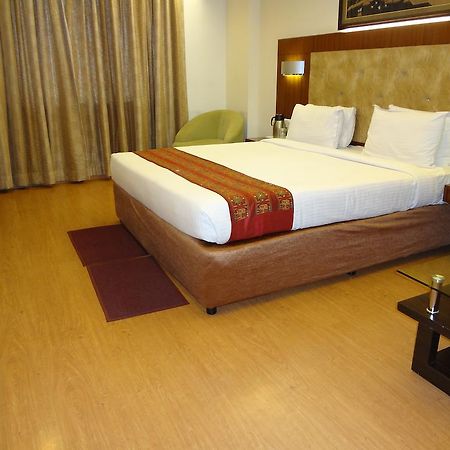 Hotel Budhil Park 维沙卡帕特南 外观 照片