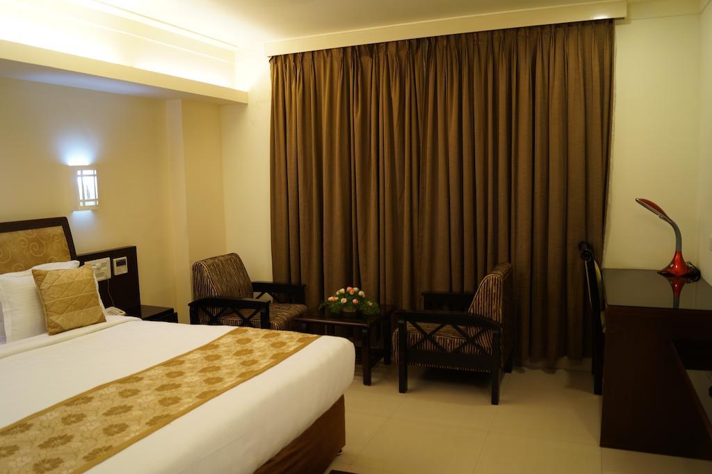 Hotel Budhil Park 维沙卡帕特南 客房 照片