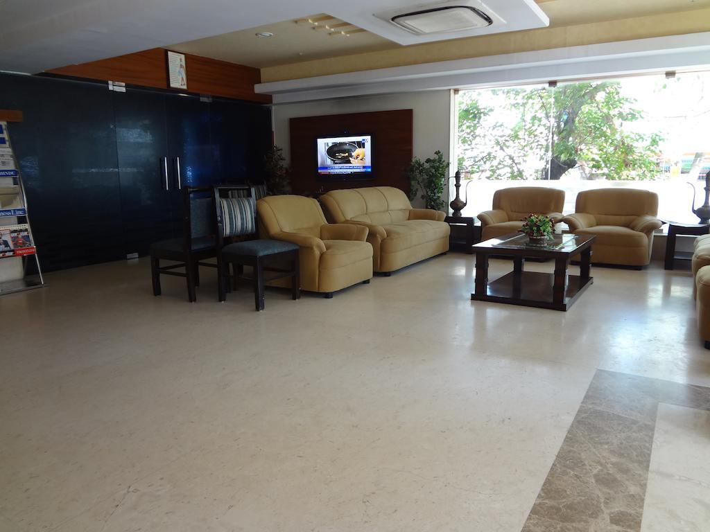 Hotel Budhil Park 维沙卡帕特南 外观 照片