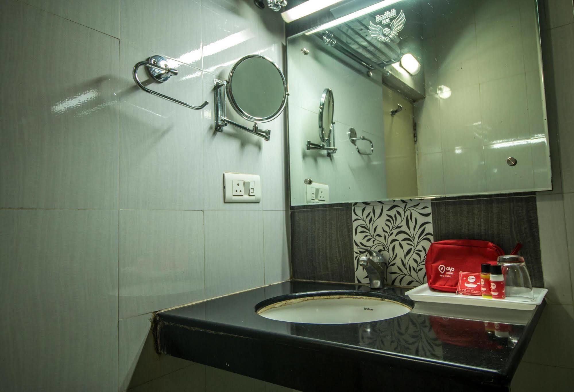 Hotel Budhil Park 维沙卡帕特南 外观 照片