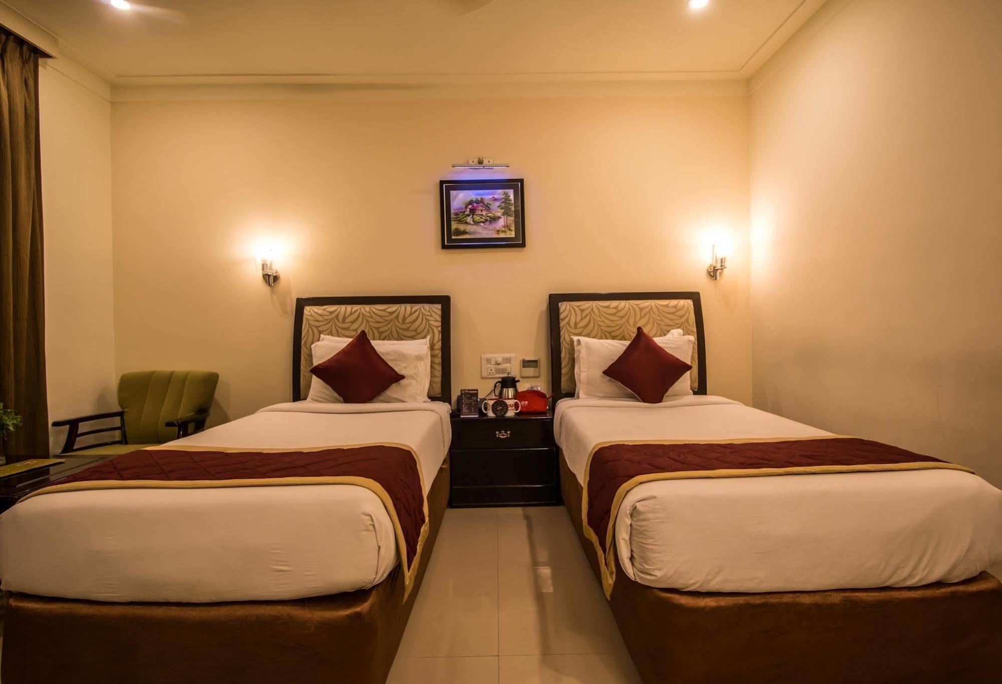 Hotel Budhil Park 维沙卡帕特南 外观 照片