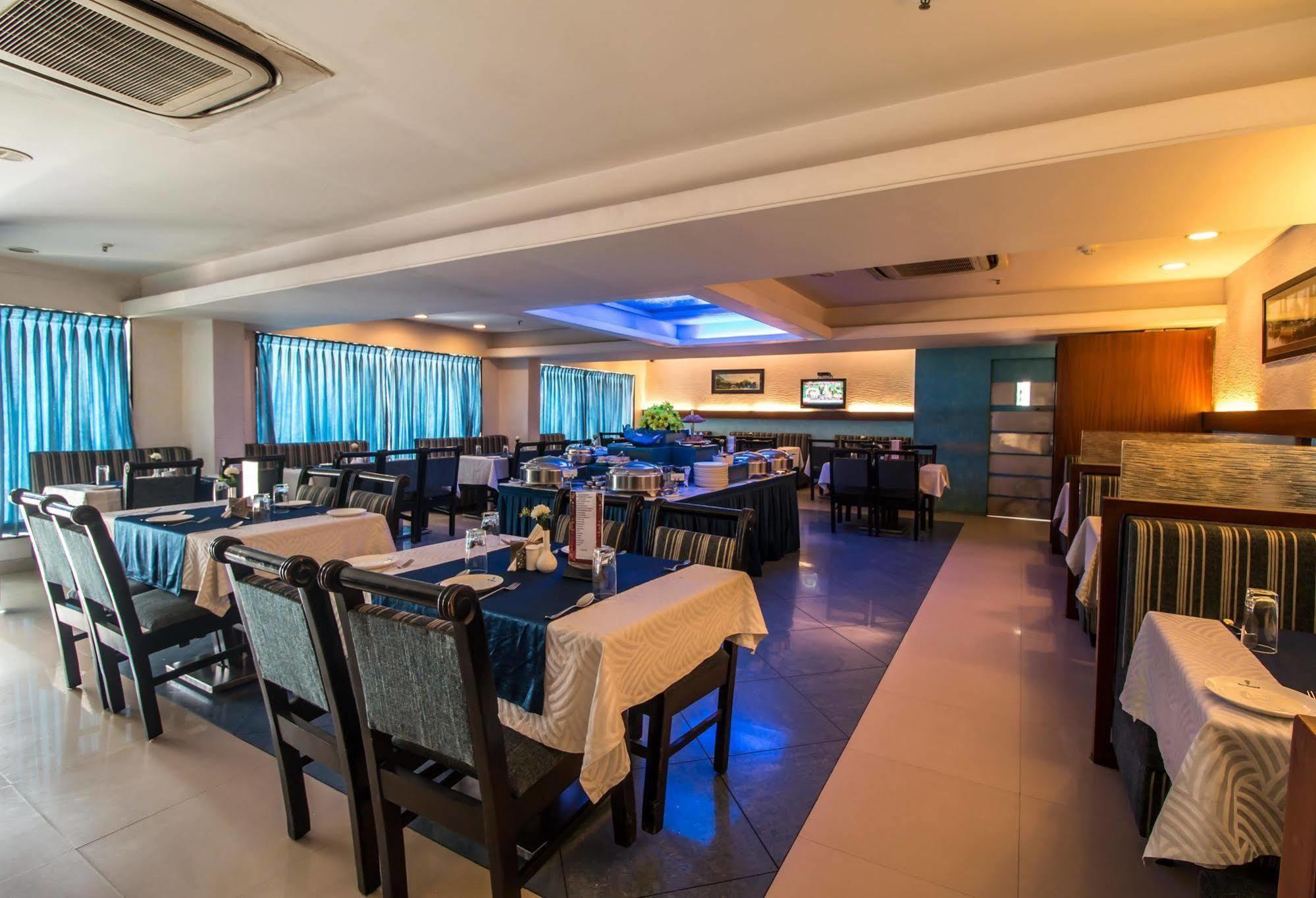 Hotel Budhil Park 维沙卡帕特南 外观 照片