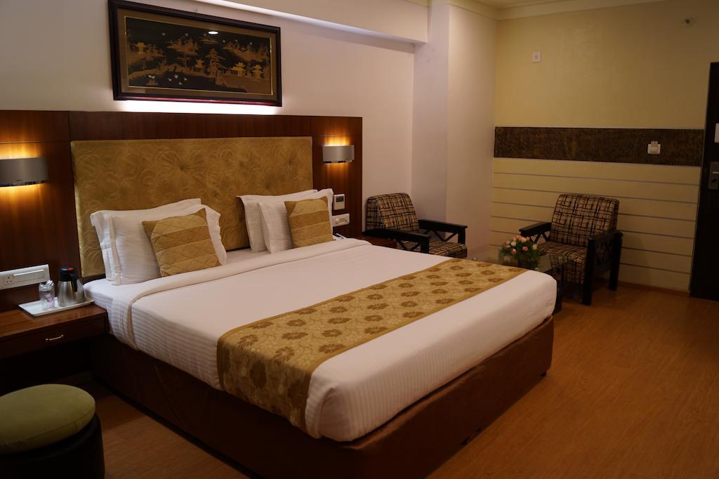 Hotel Budhil Park 维沙卡帕特南 外观 照片