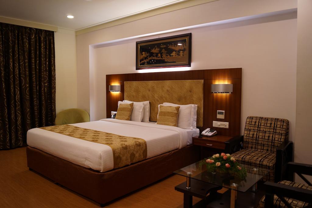 Hotel Budhil Park 维沙卡帕特南 外观 照片