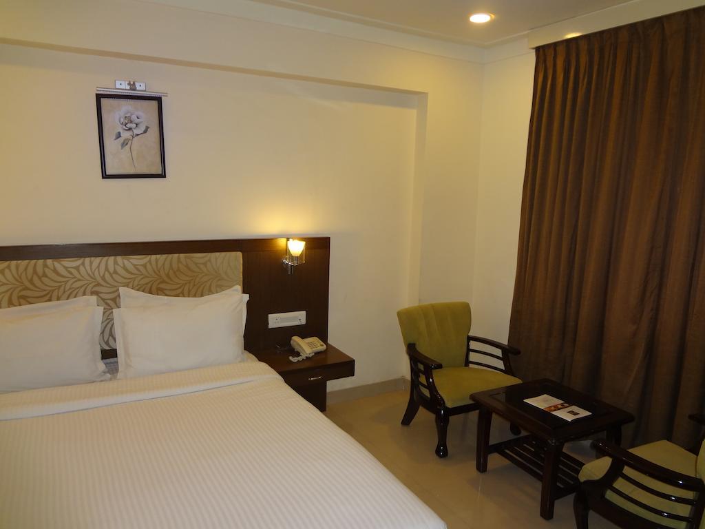 Hotel Budhil Park 维沙卡帕特南 外观 照片