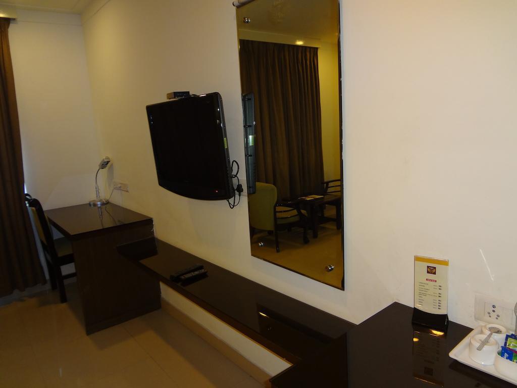 Hotel Budhil Park 维沙卡帕特南 外观 照片