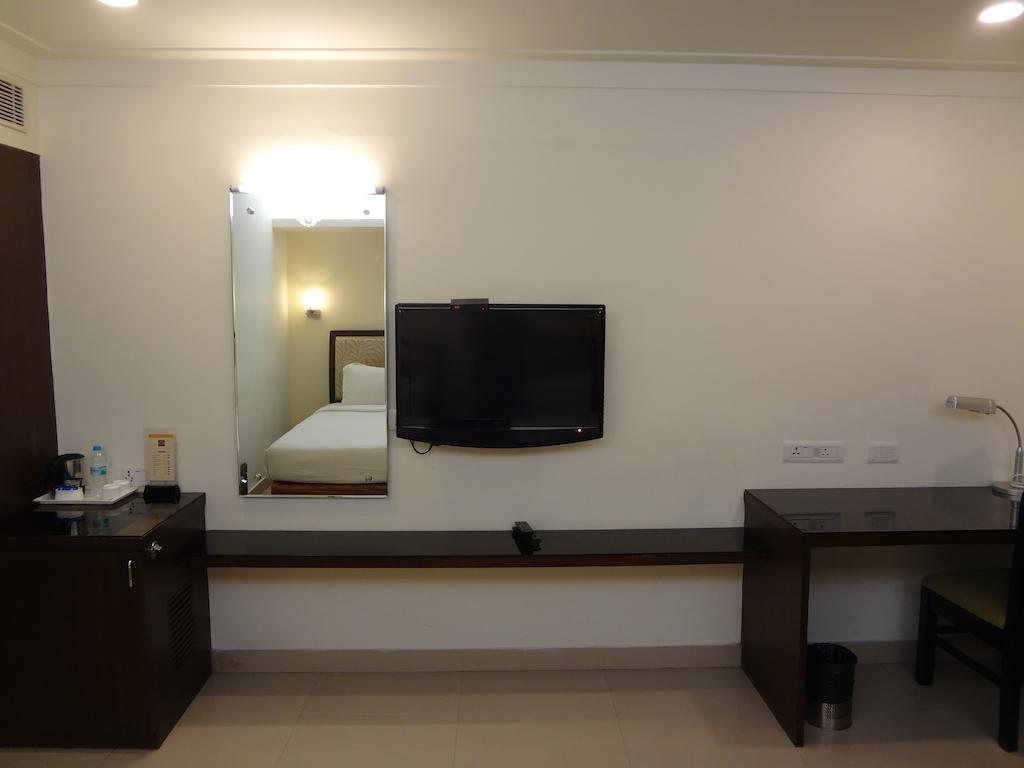 Hotel Budhil Park 维沙卡帕特南 外观 照片