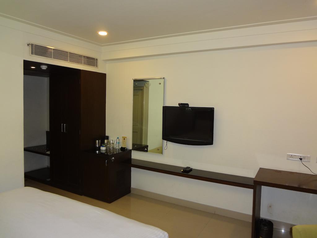 Hotel Budhil Park 维沙卡帕特南 外观 照片