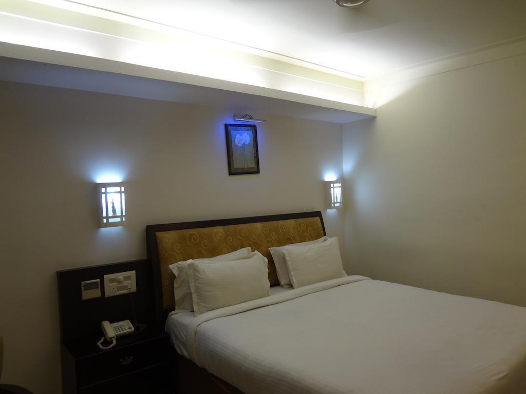 Hotel Budhil Park 维沙卡帕特南 外观 照片