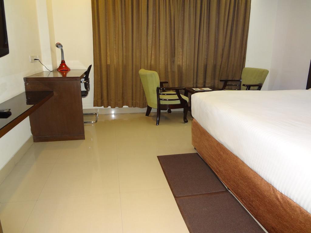 Hotel Budhil Park 维沙卡帕特南 外观 照片