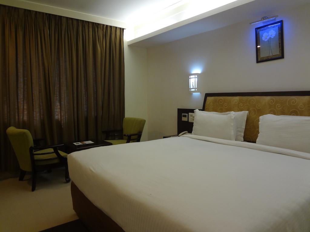 Hotel Budhil Park 维沙卡帕特南 外观 照片